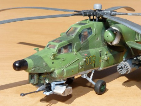 Do kabíny je cez "pancierové" okná vidieť len minimálne