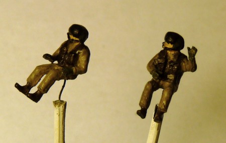 Poloti AH-6j. Tí do MH-6 budú mať iné uniformy i pózy