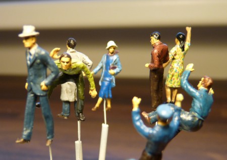 Nazízač, ako i chlap v baloňáku sú pôvodom letiskoví technici v "rádiovkách"