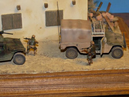 Cargo už tiež potrebovalo vymeniť kapotu motora...