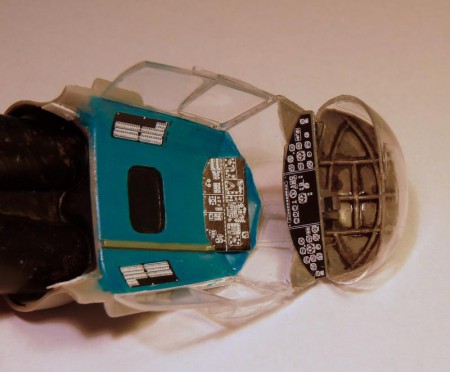 vnútro kokpitu - štyri diely priehľadného plastu + strop