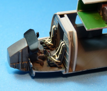 priestor pilotov, pásy- klasika z oloveného drôtu