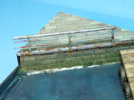 kamenné mólo z plastovej doštičky, zábradlie z profilov